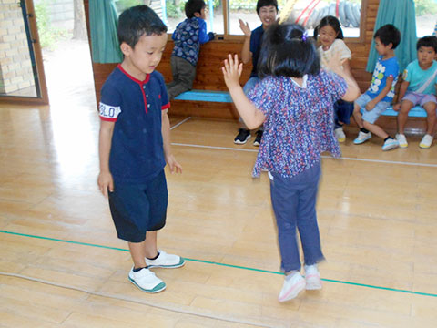 続く運動会ごっこ02