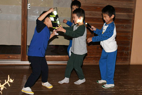 キャンプ~夜の幼稚園編~06