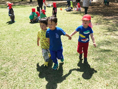 全園児で散歩03