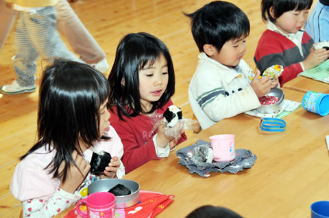 お弁当のようす 学校法人 鈴蘭幼稚園