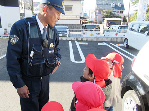 感謝祭礼拝いちょうお届け-09