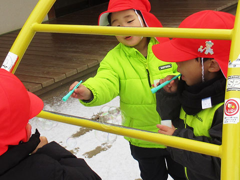 しゃぼん玉凍る04