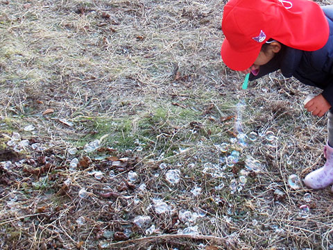 しゃぼん玉凍る05