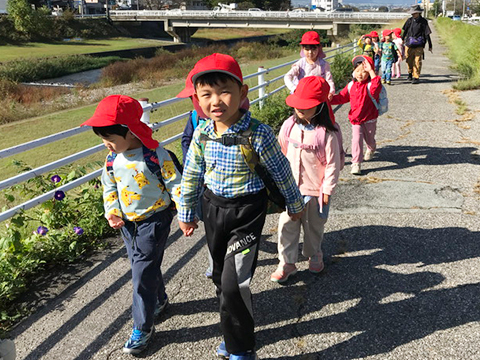 歩け歩け遠足01